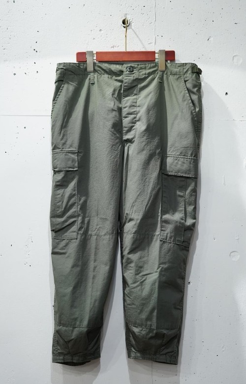  PROPPER - CROPPED CARGO PANTS - KHAKI